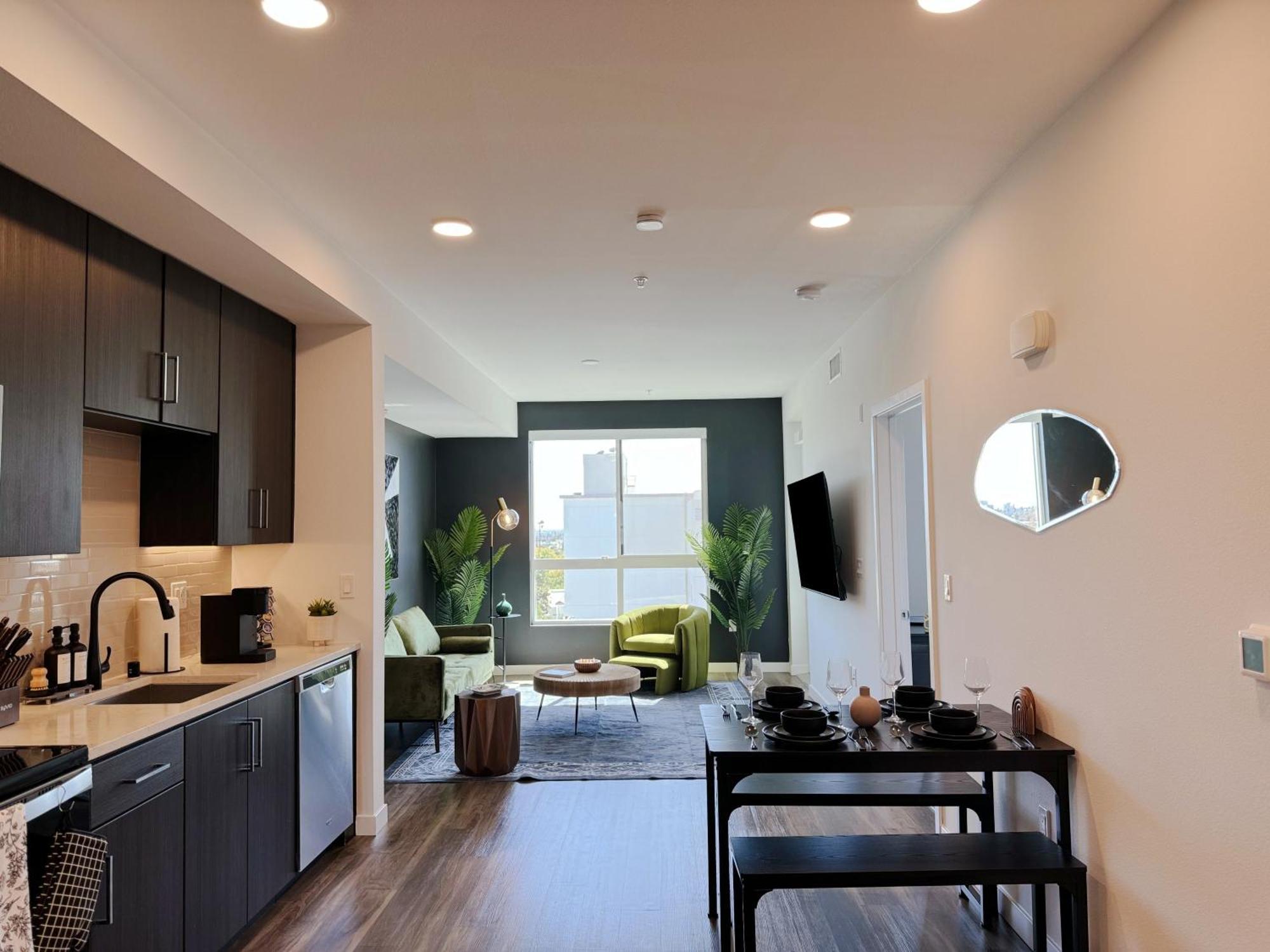 Luxurious Hollywood Dtla View Free Parking Apartment